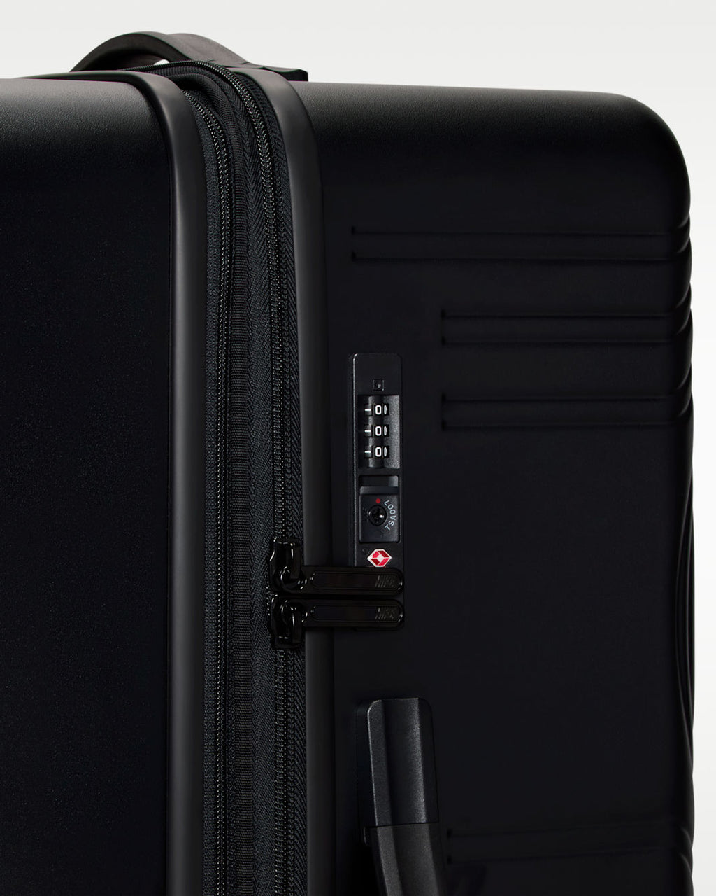 Nike Large Checked Luggage 29" Hardshell (143L)