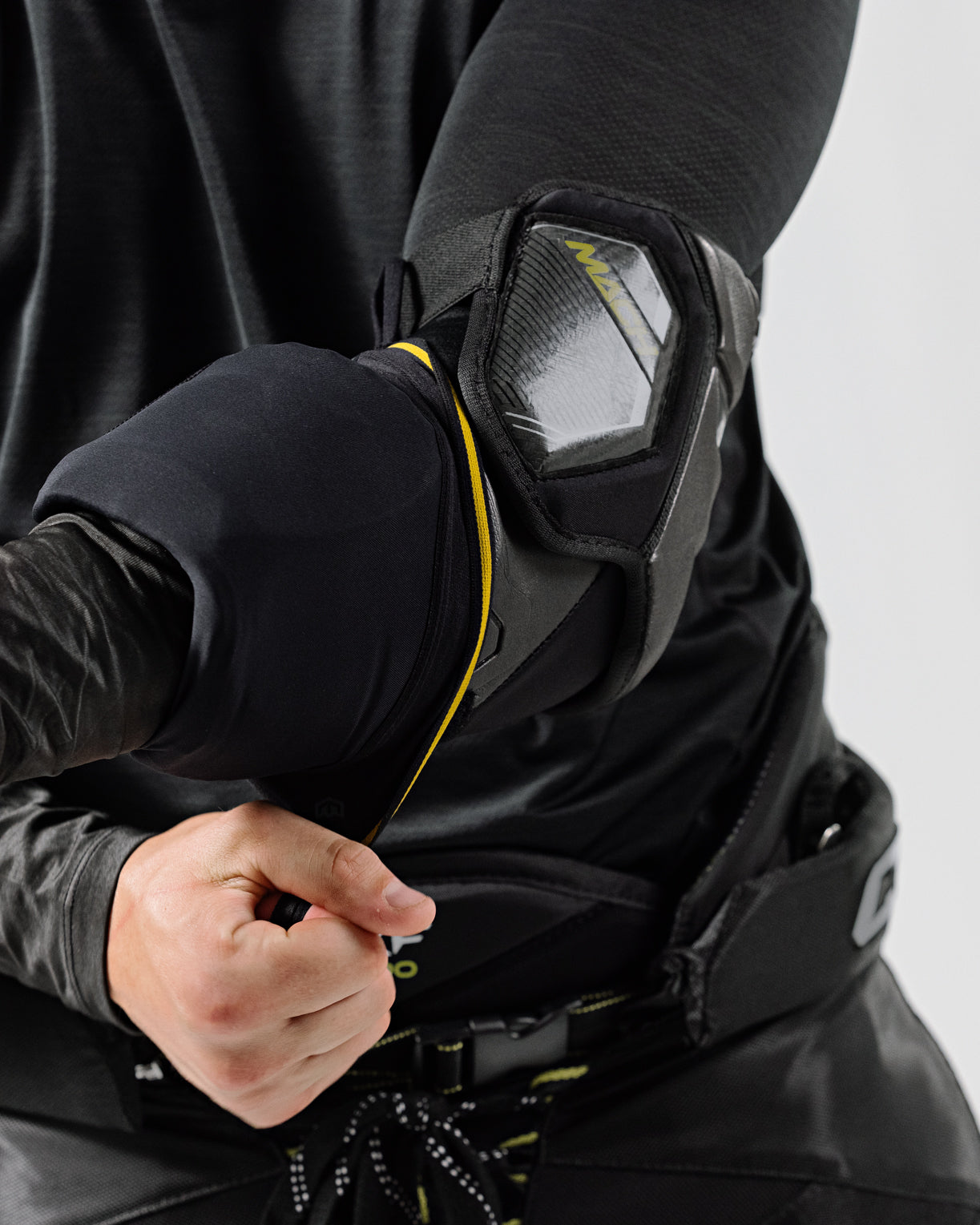 Warroad Elite TILO Padlock Neck & Wrist Top - Padloc detail