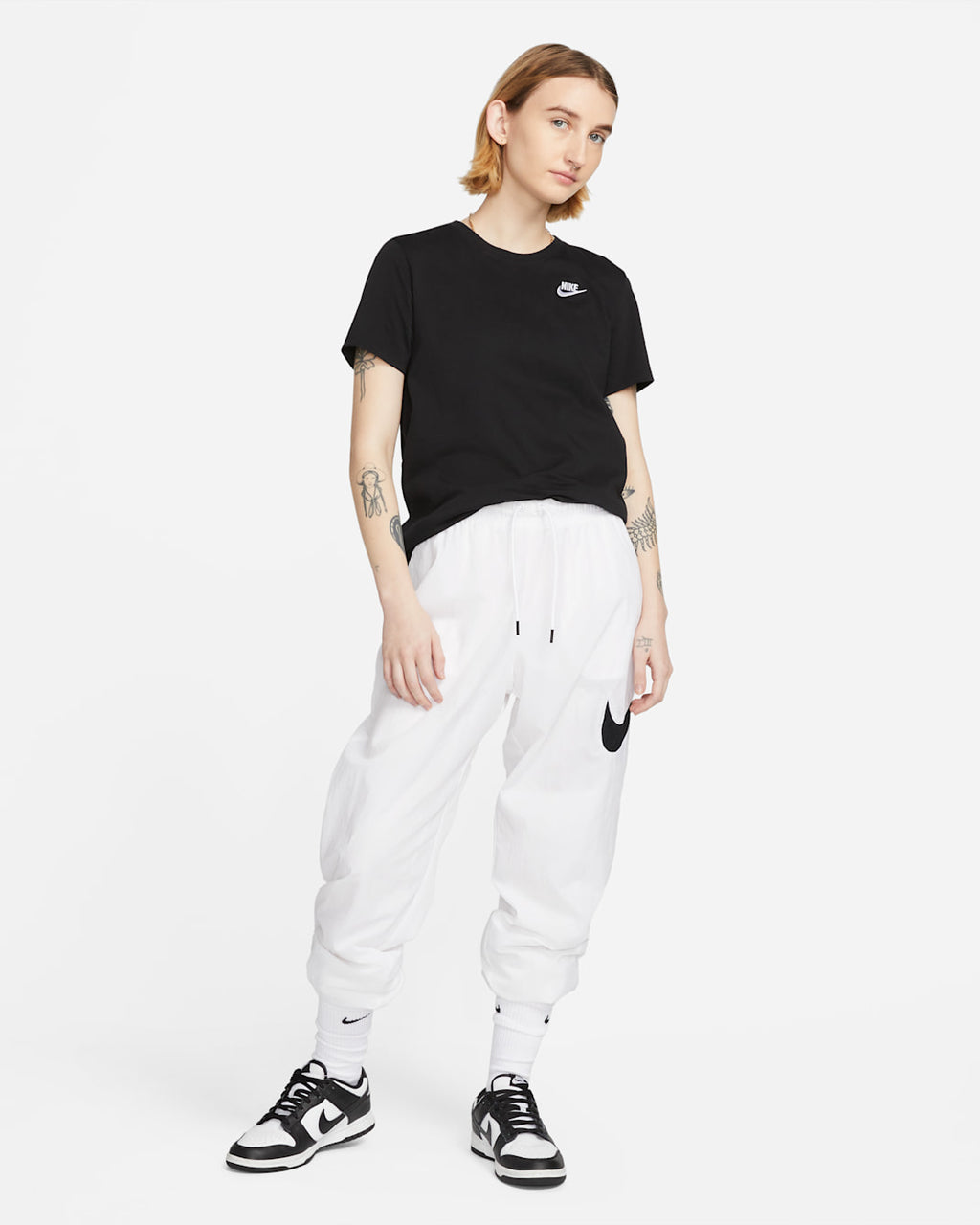 Nike Women's Sportswear Club Essentials T-Shirt