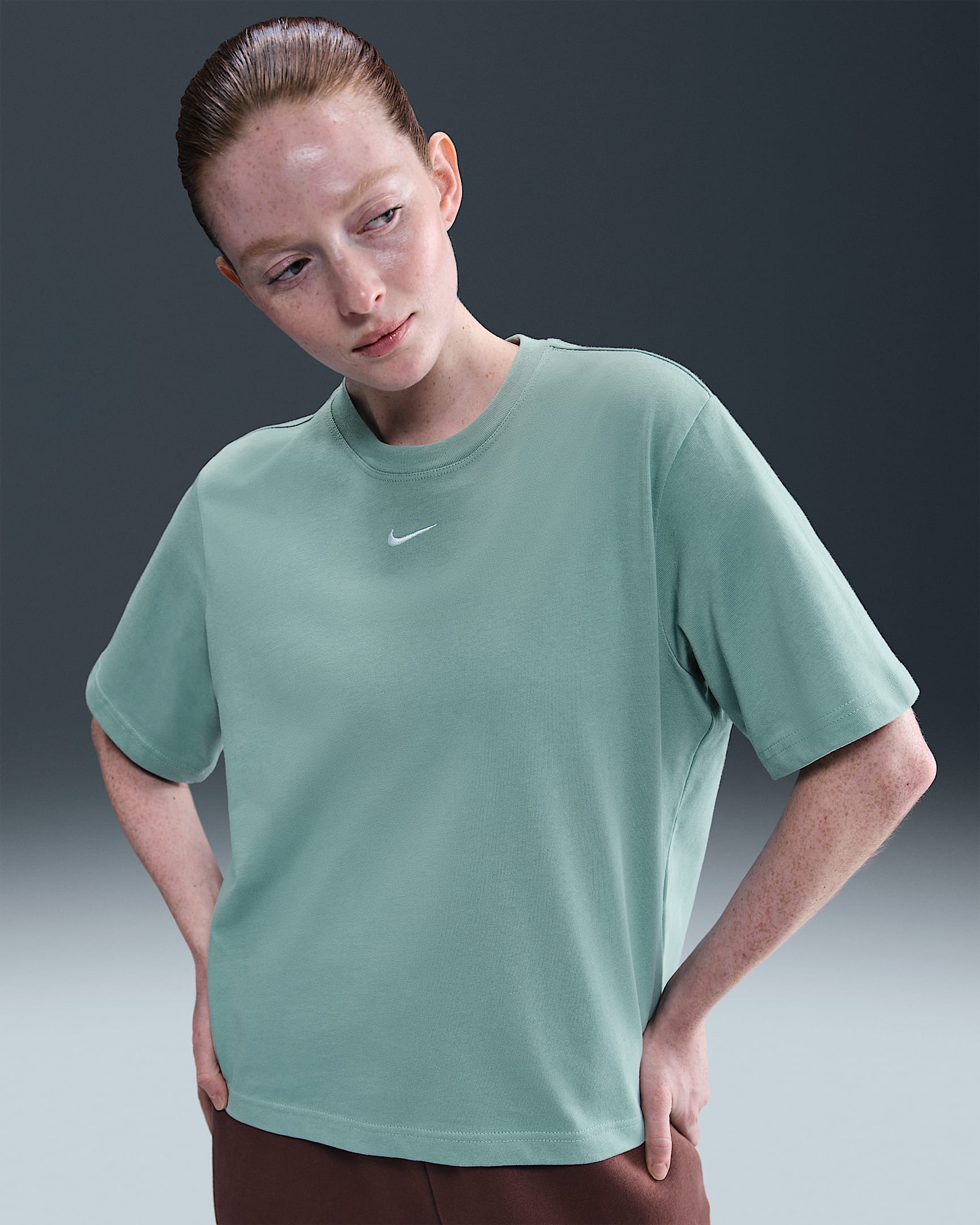 Nike Women's Sportswear Essential Boxy T-Shirt