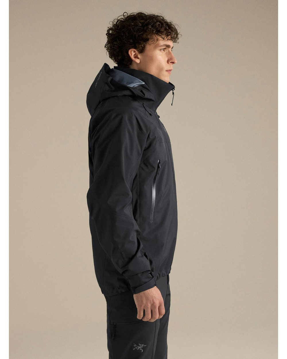 Arc'teryx Men's Beta AR Jacket - Black - side