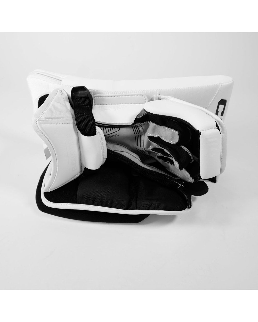 CCM Axis 2.9 Senior Goalie Blocker