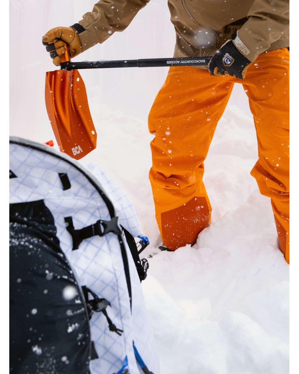 Backcountry Access Dozer 2H Avalanche Shovel - in use