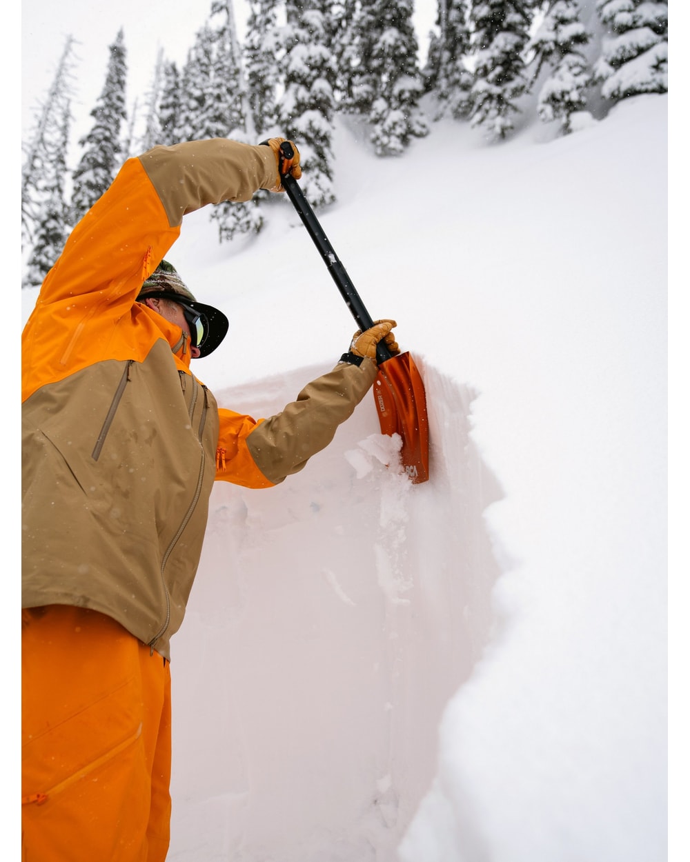 Backcountry Access Dozer 2H Avalanche Shovel - in use digging