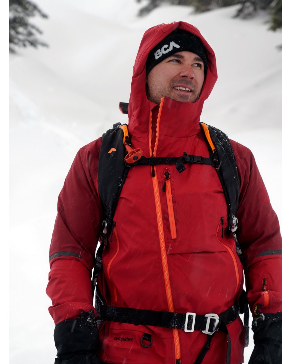 Backcountry Access Float 25 Turbo Avalanche Airbag 2.0 - on rider front
