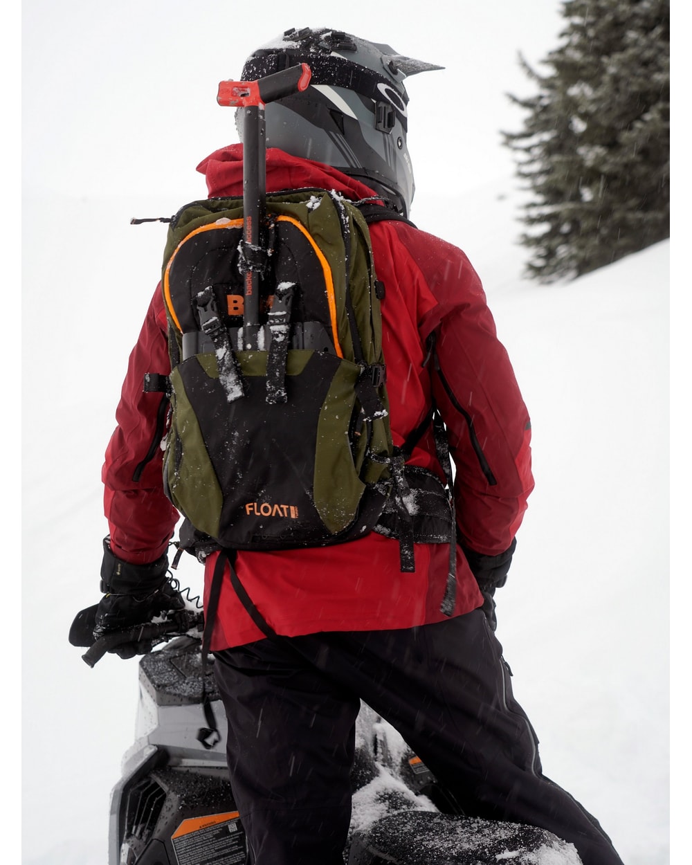 Backcountry Access Float 25 Turbo Avalanche Airbag 2.0 - on rider back