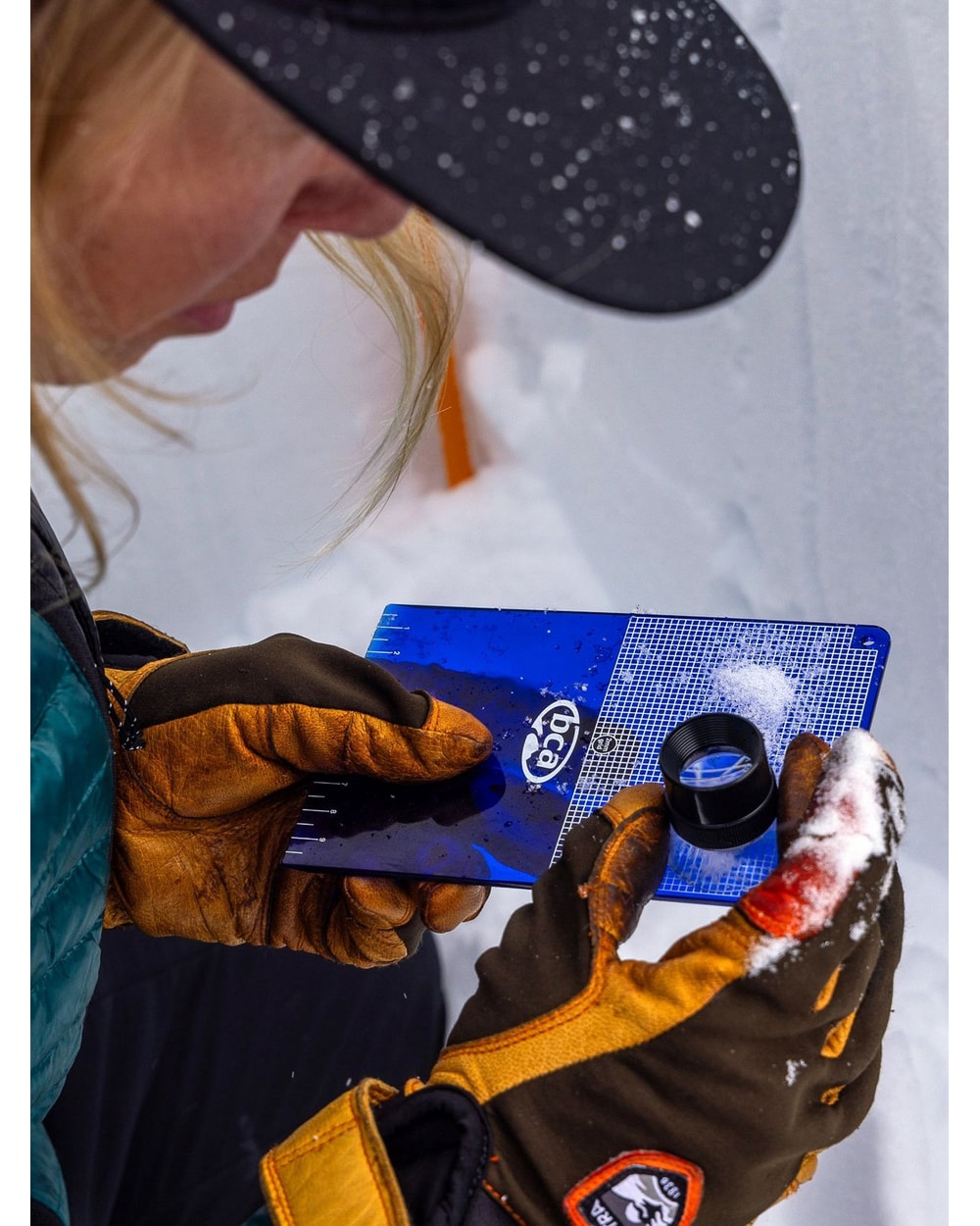 Backcountry Access Snow Study Kit - crystal card in use