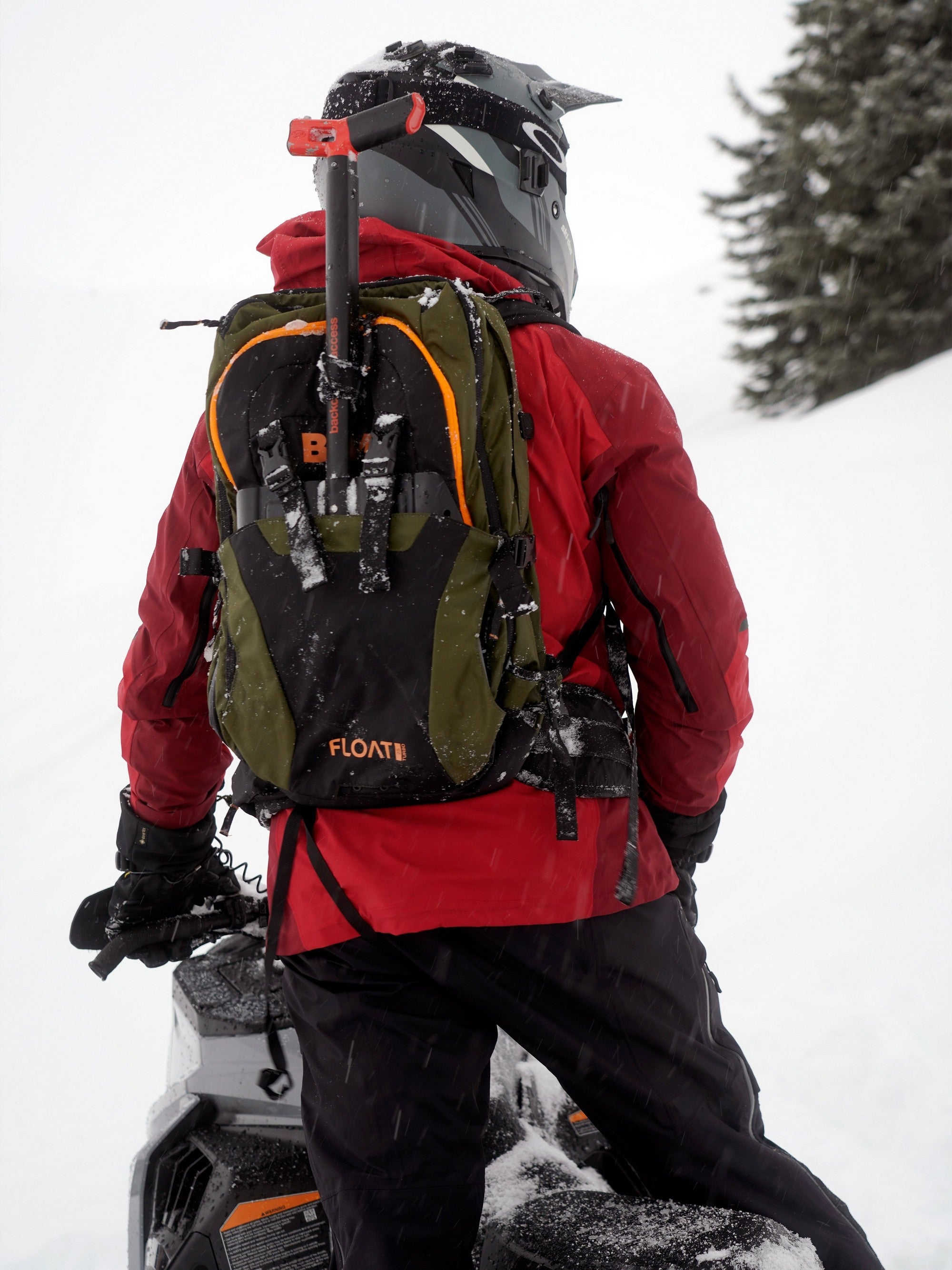 Backcountry Access Float 25 Turbo Avalanche Airbag 2.0 - on rider back