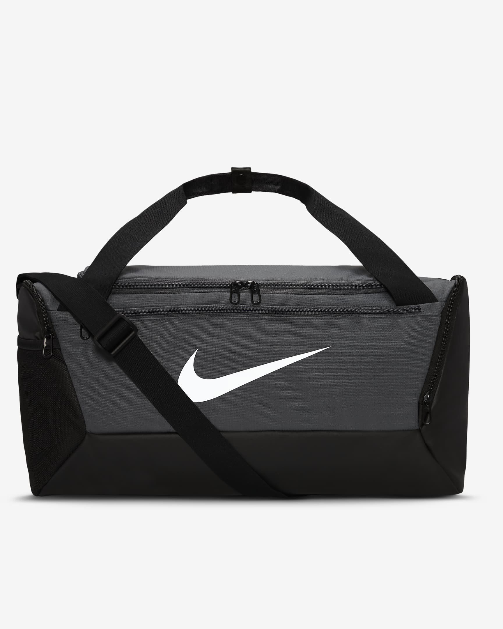 Nike Brasilia Duffel Bag Small : : Clothing, Shoes