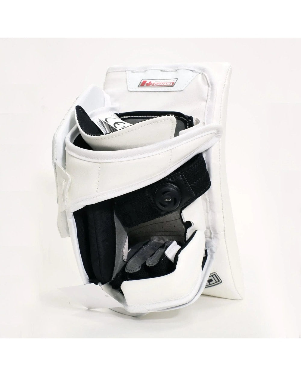 Brian's Iconik 2 Senior Goalie Blocker in white - cuff and interior