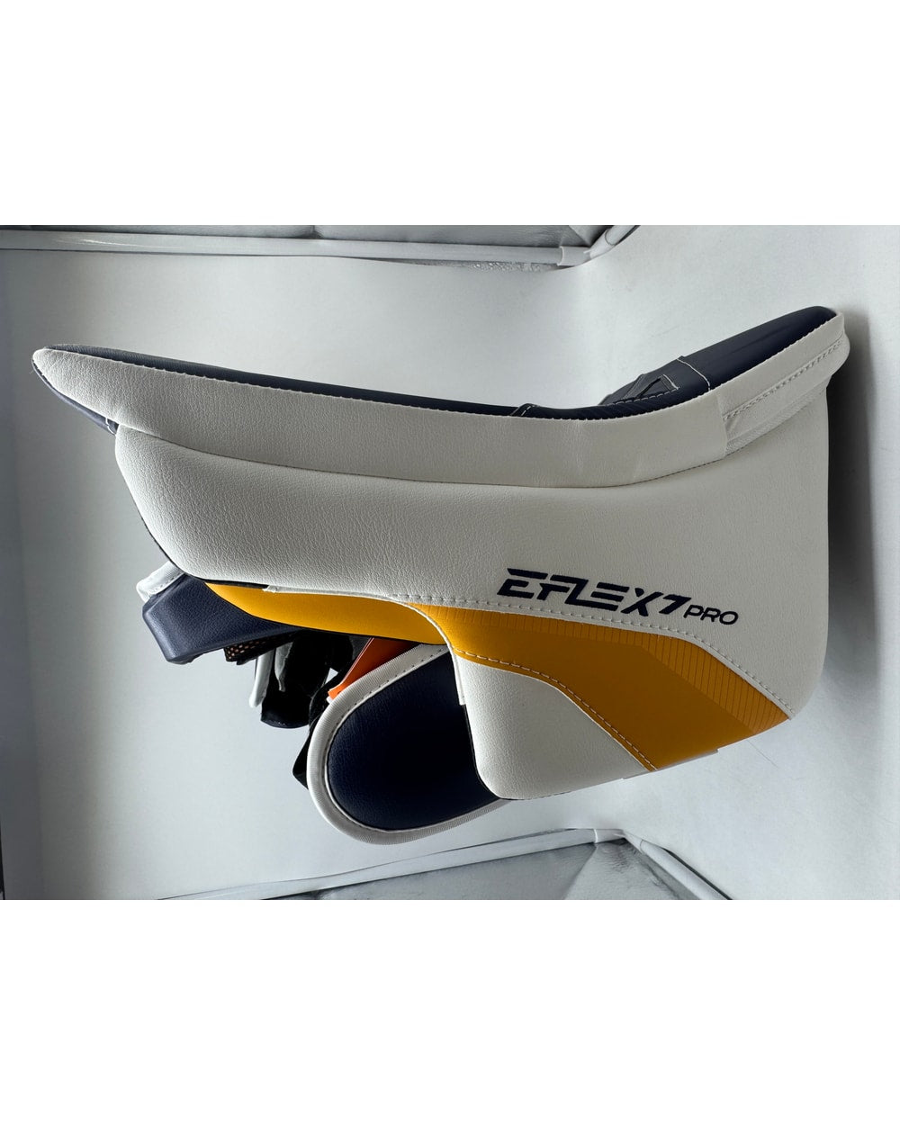 CCM EFLEX 7 Goalie Blocker Senior