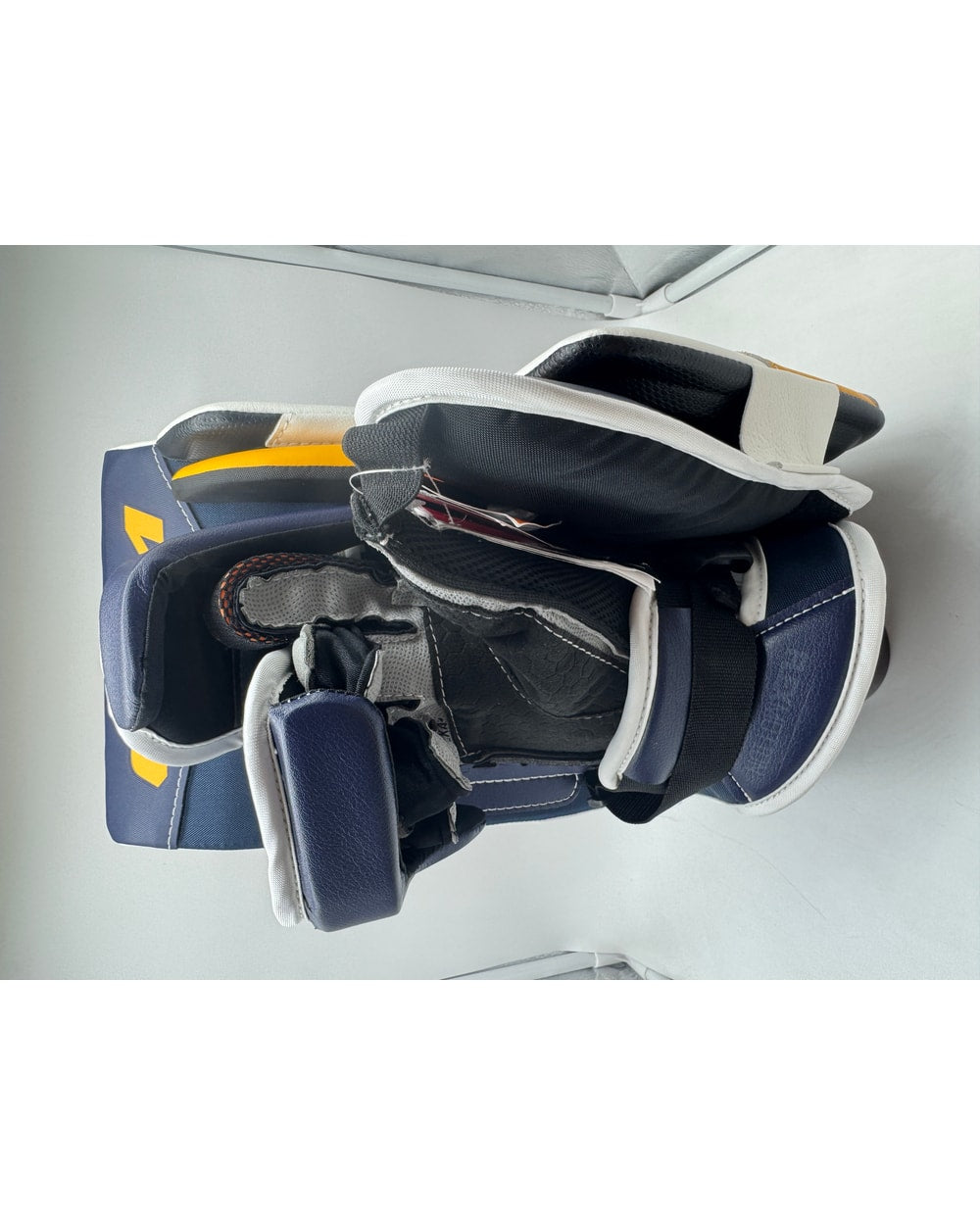 CCM EFLEX 7 Goalie Blocker Senior