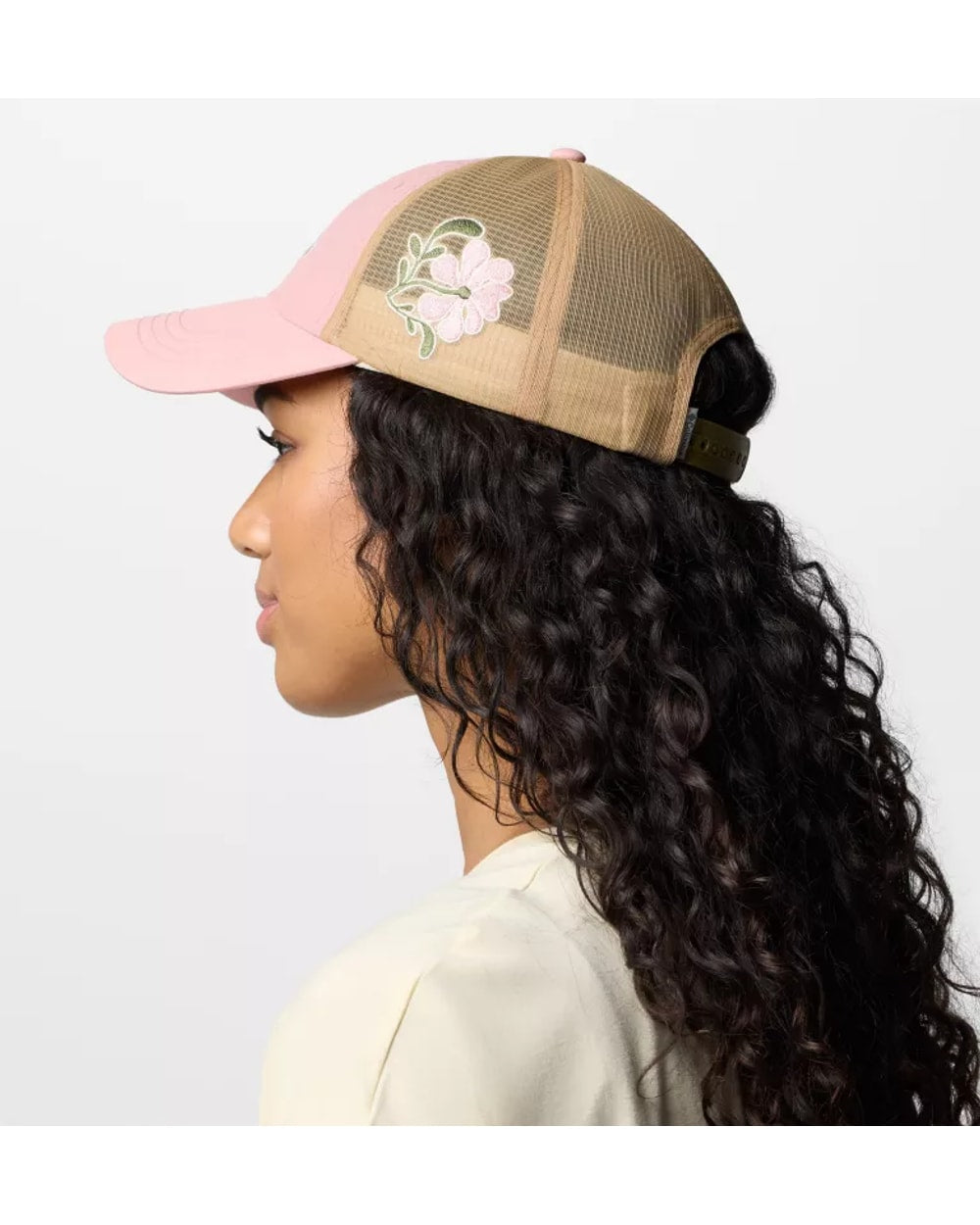 Columbia Women's Wells Ridge Trucker Hat
