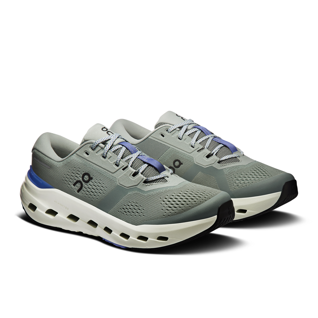 On Cloudrunner 3 Tin/Iceberg three-quarter