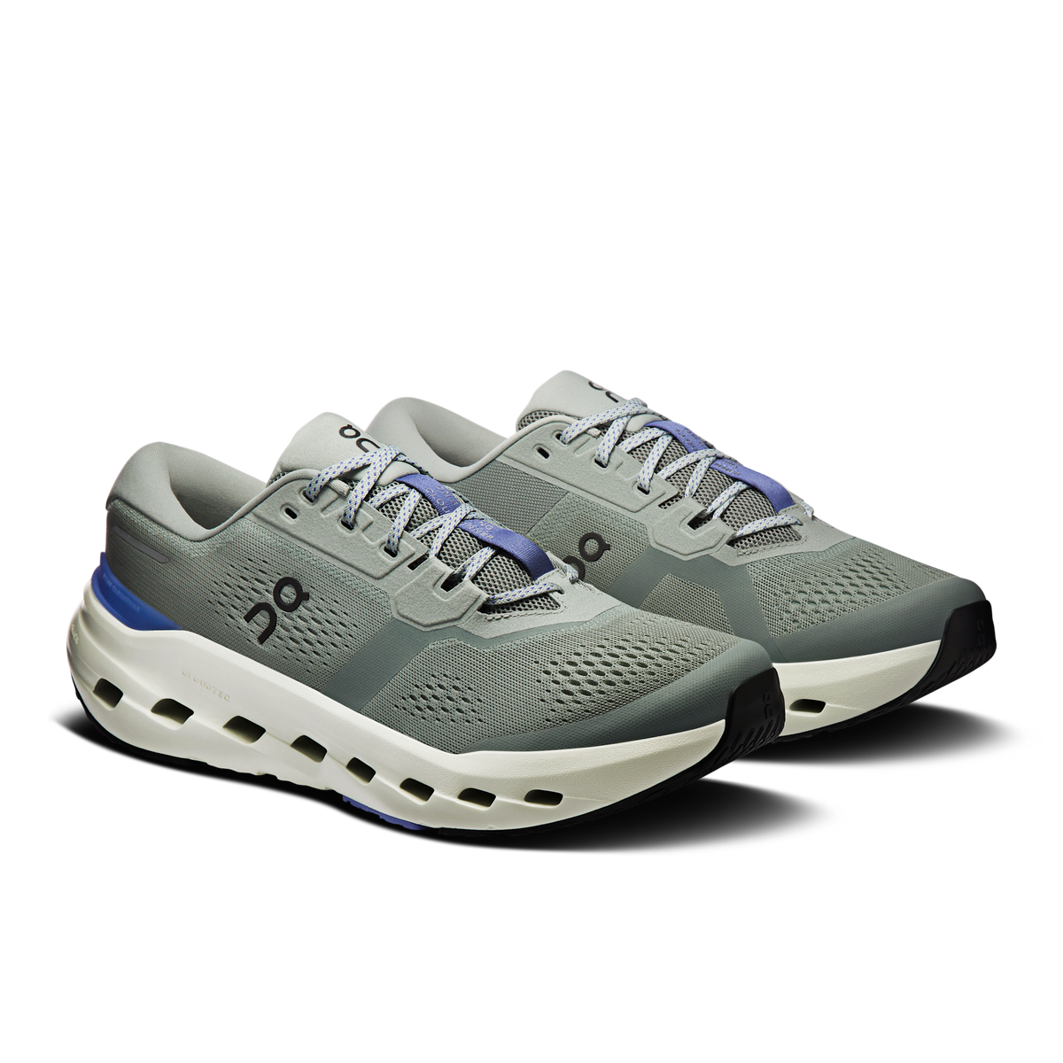 On Cloudrunner 3 Tin/Iceberg three-quarter