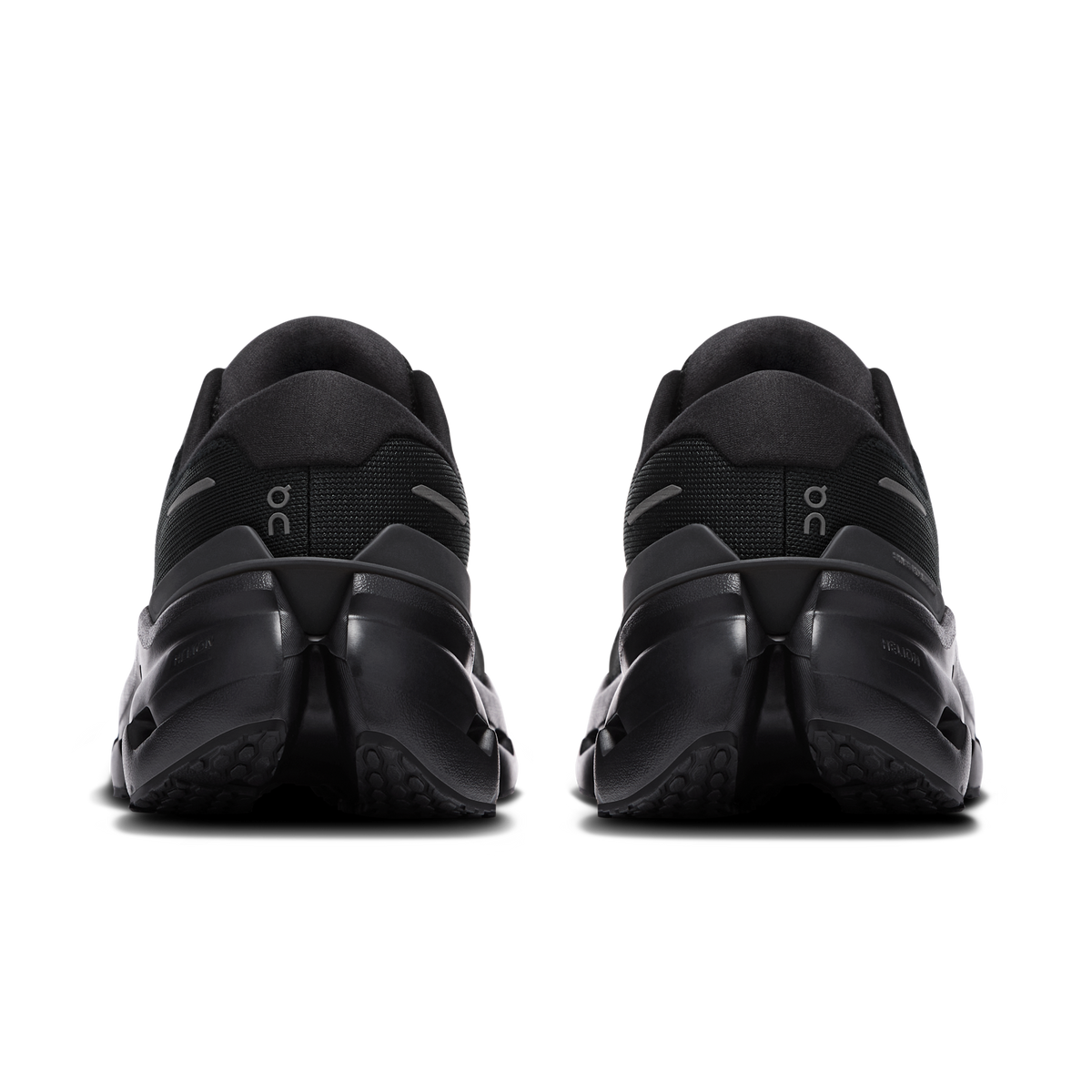 On Cloudrunner 3 Black/Black heel