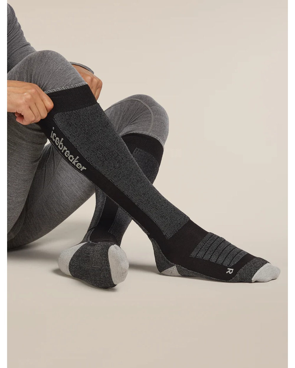 Icebreaker Men's Merino Ski+ Medium Over The Calf Socks