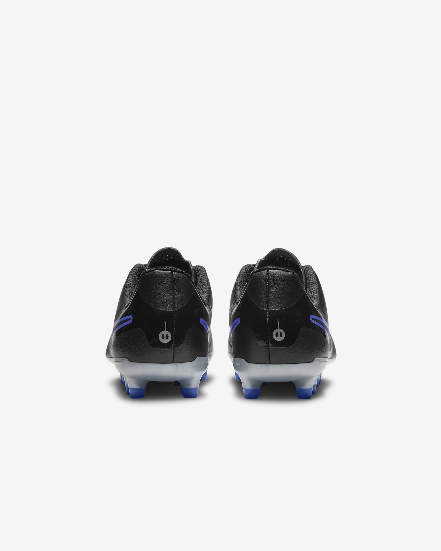 Low cut hot sale soccer cleats