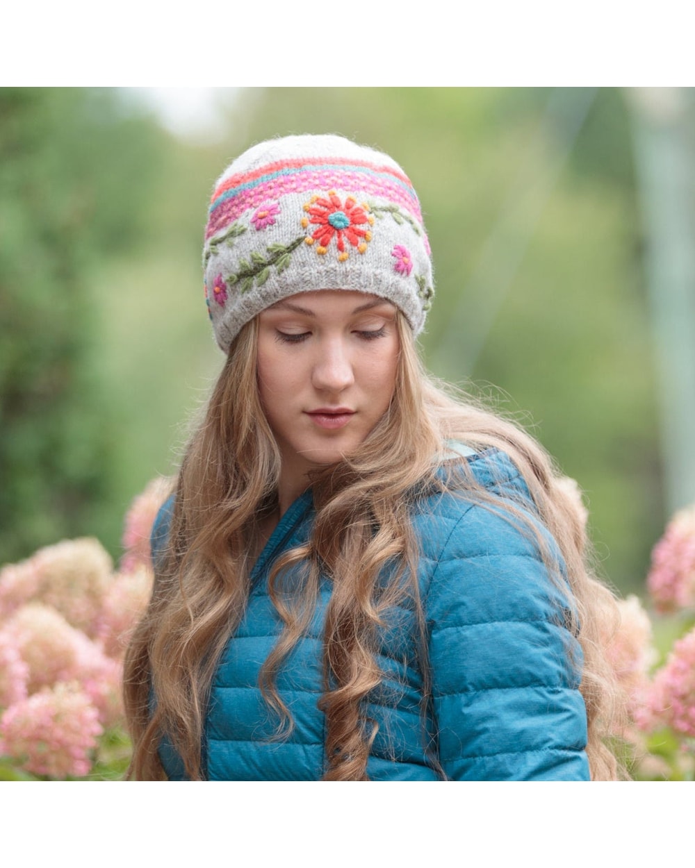 Lost Horizons Women's Abigail Beanie - OATMEAL