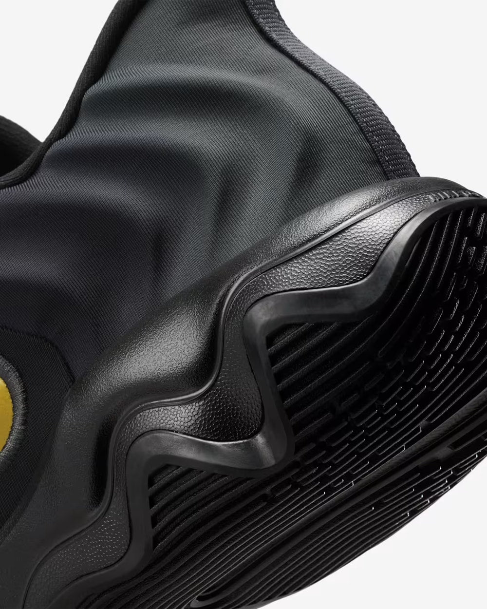 Nike Men's Giannis Immortality 4 Basketball Shoes