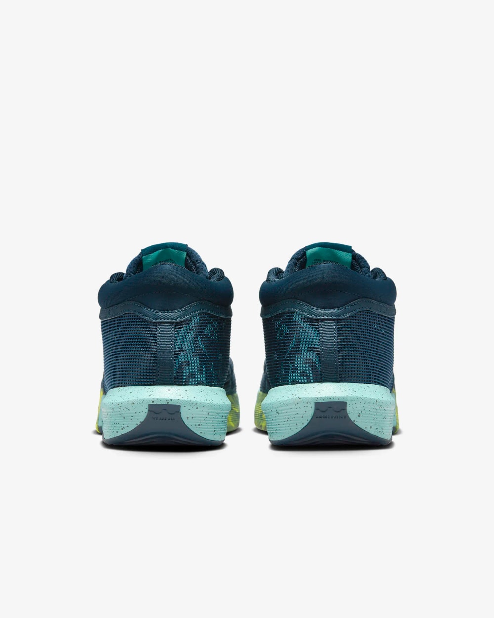 Nike Men's LeBron Witness 8 Basketball Shoes