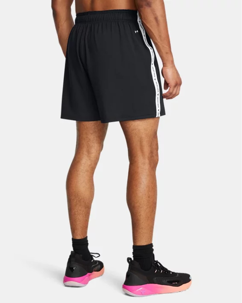 Under Armour Men's Project Rock Mesh Badge Of Honor Shorts