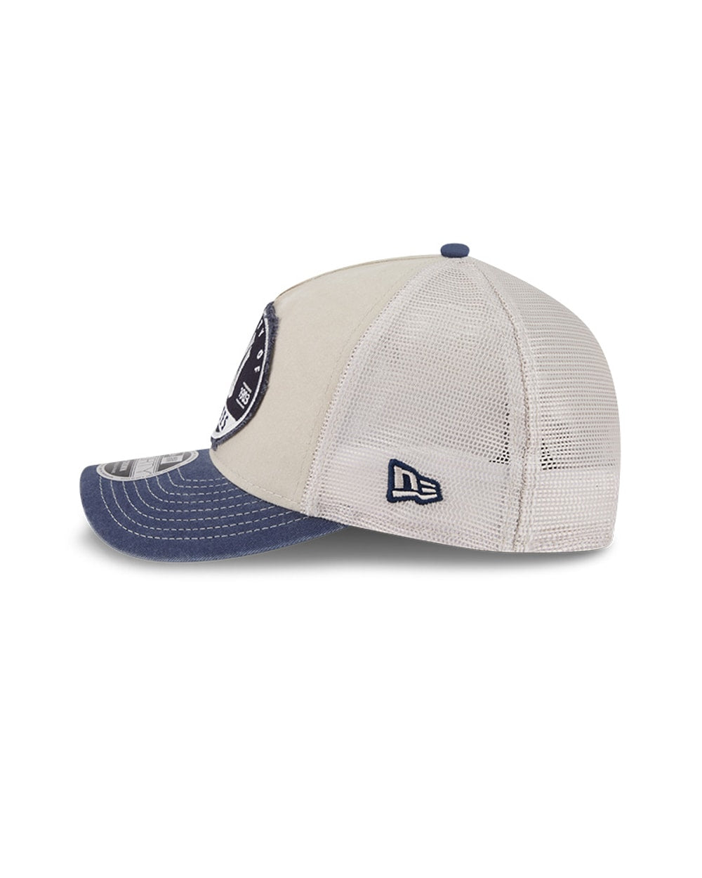 New Era New York Yankees Frayed M-Crown A-Frame 9FORTY Trucker Adjustable Hat