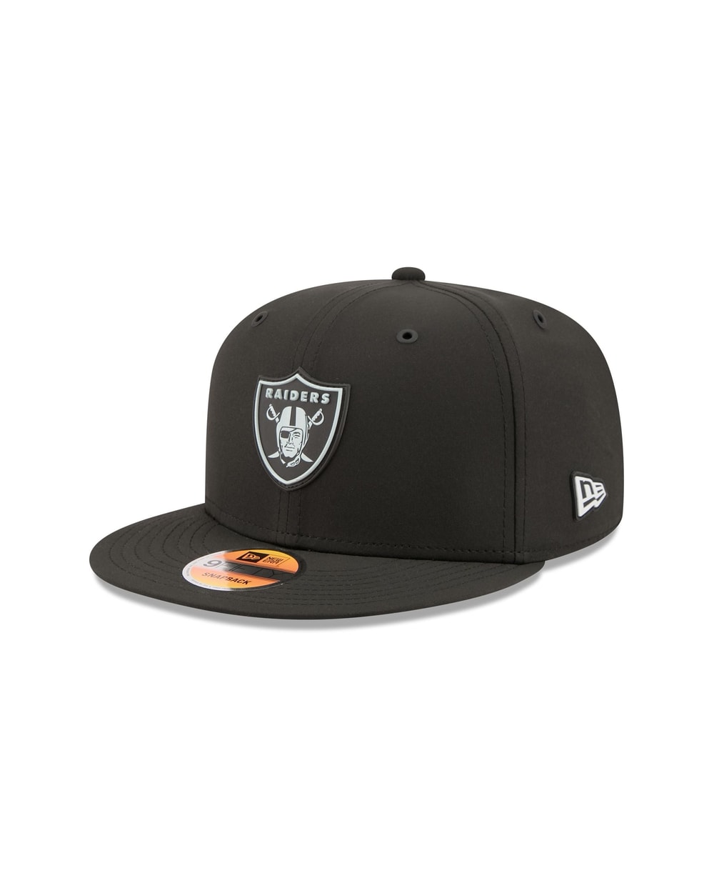 New Era Las Vegas Raiders 2026 Sideline 9FIFTY Snapback Hat - three-quarter left