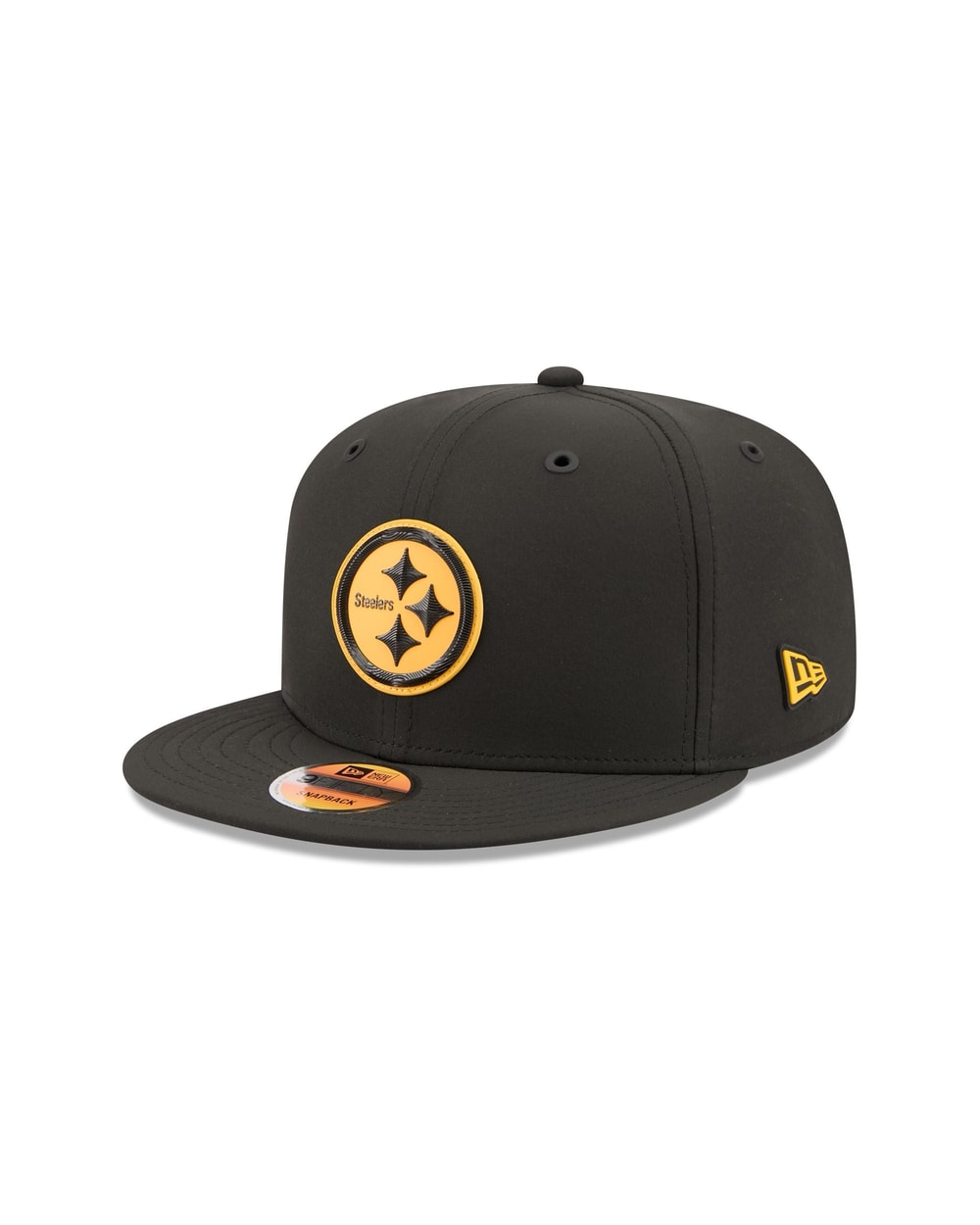 New Era Pittsburgh Steelers 2026 Sideline 9FIFTY Snapback Hat - three-quarter left