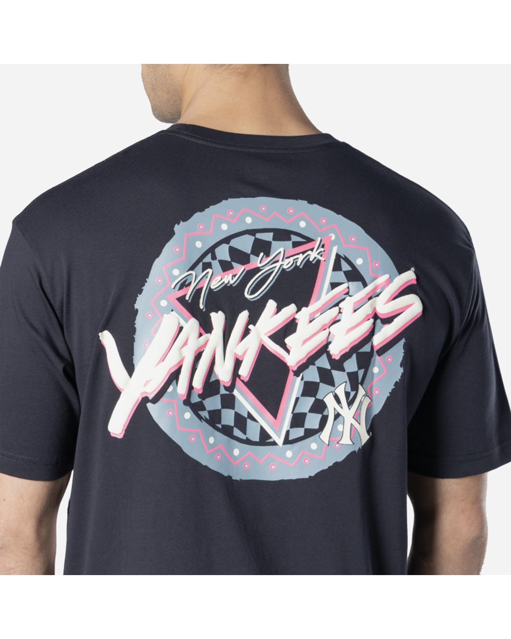 New Era New York Yankees Trend Glow Logo T-Shirt
