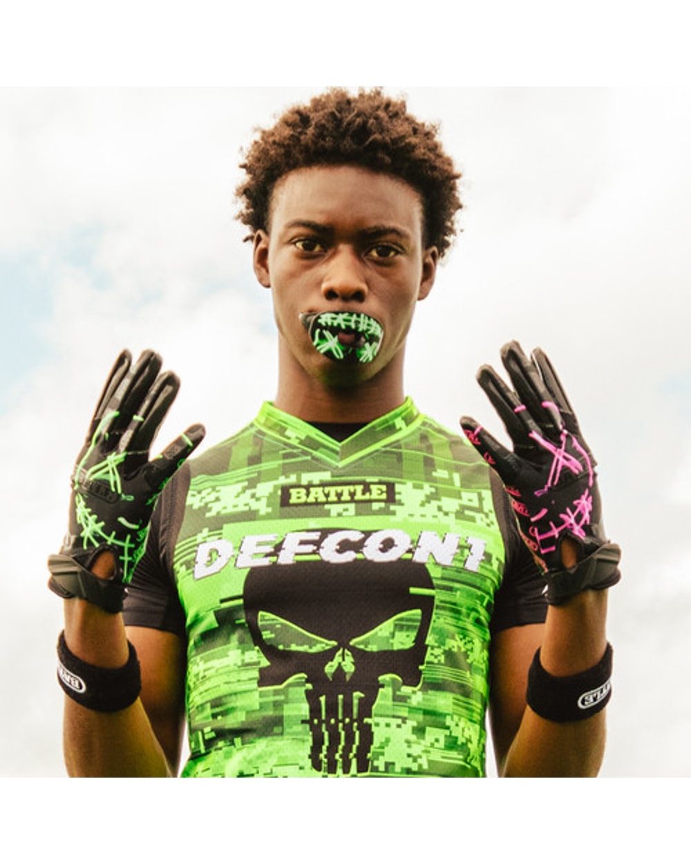 "Nightmare 2.0" Adult Cloaked Receiver Football Gloves