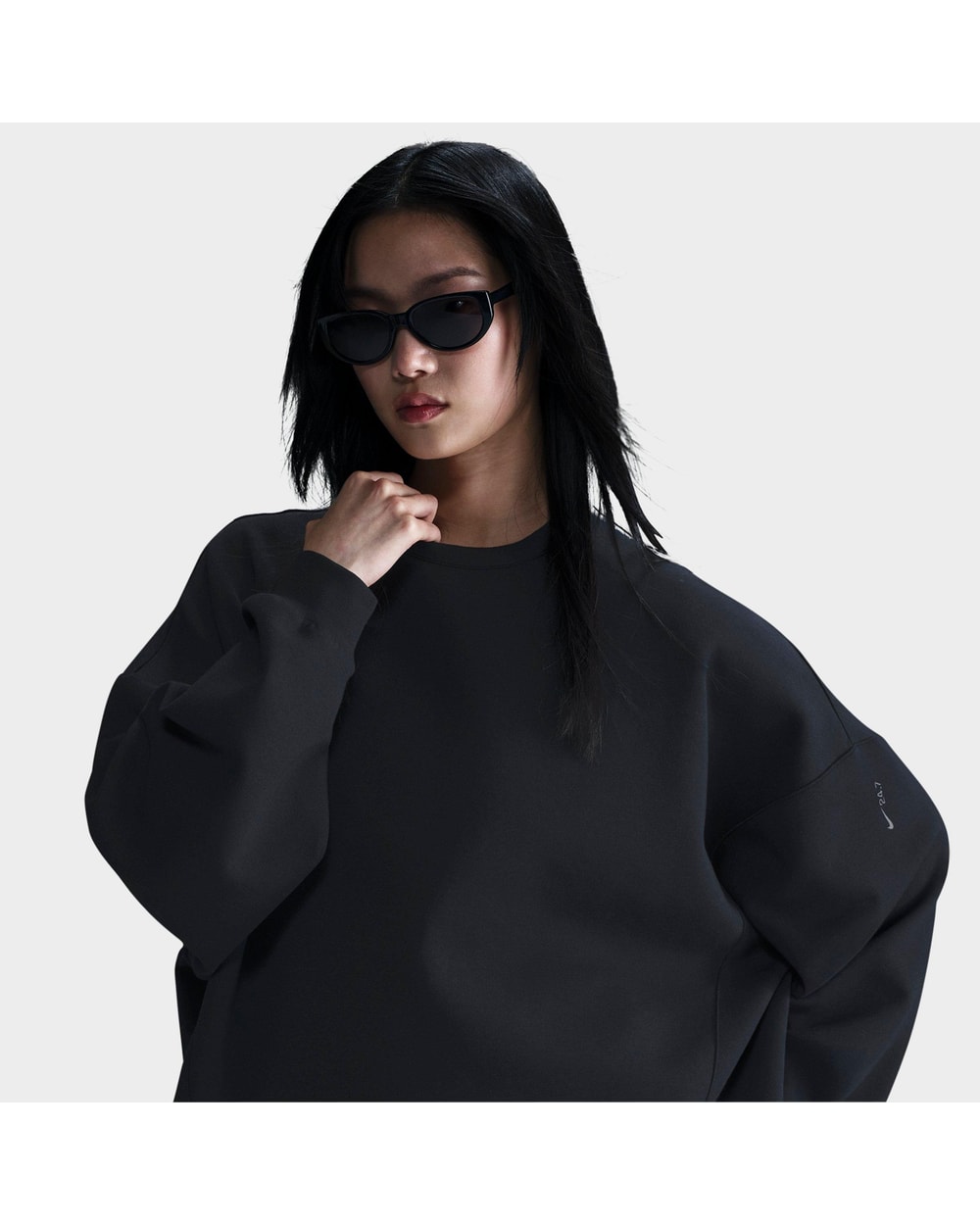 Nike 24.7 ImpossiblySoft Women's Dri-FIT Oversized Crew-Neck Top - Black/Dark Smoke Grey, detail