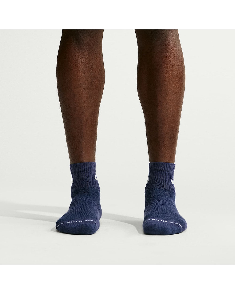 Nike Everyday Elevated Ankle Socks (6 Pairs) - MULTI, front view on model