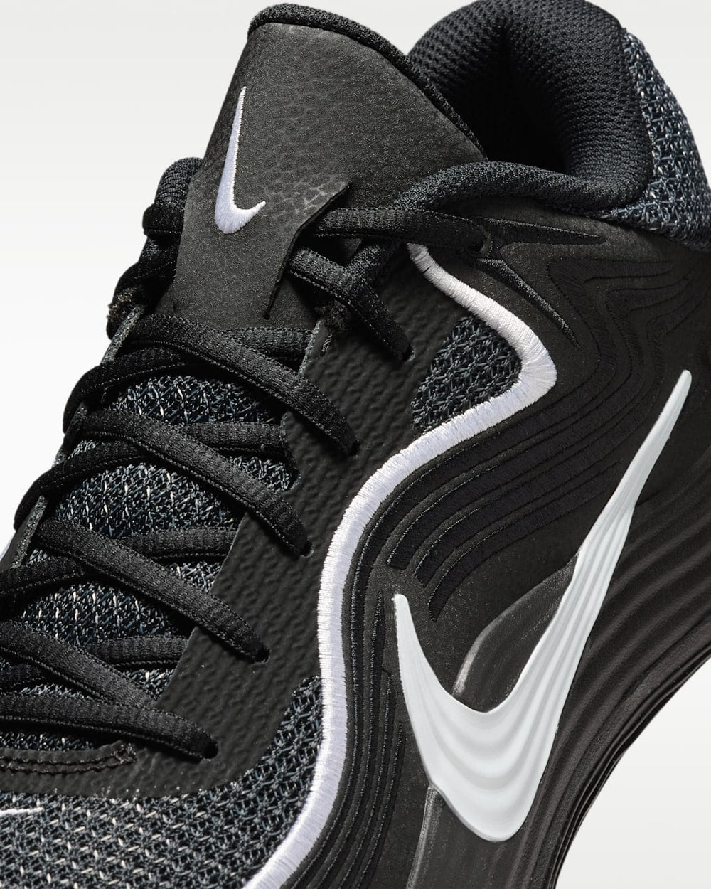 Nike Men's Precision 8 Low Basketball Shoes