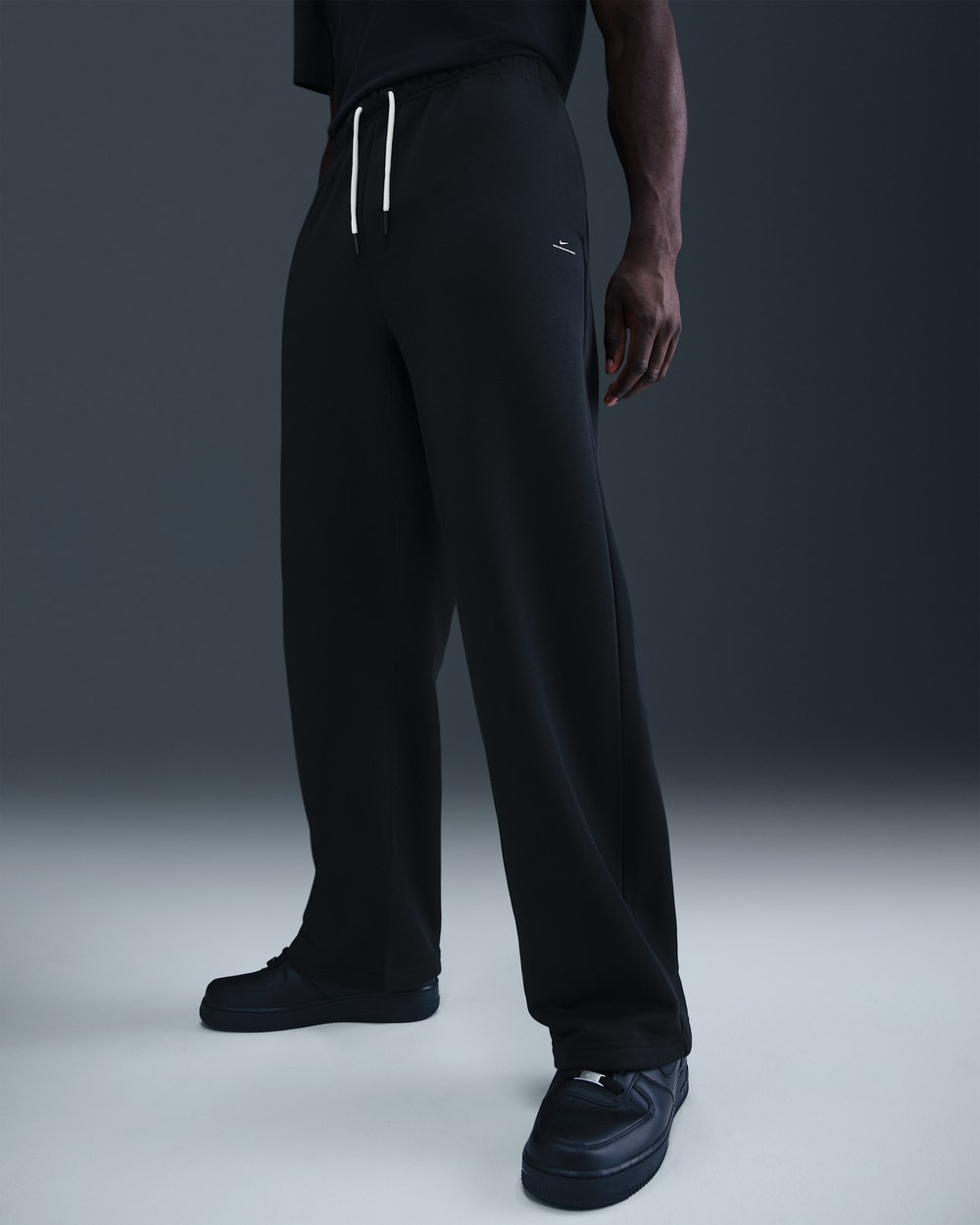 Nike Men's Standard Issue Therma-FIT Brushed Open-Hem Pants