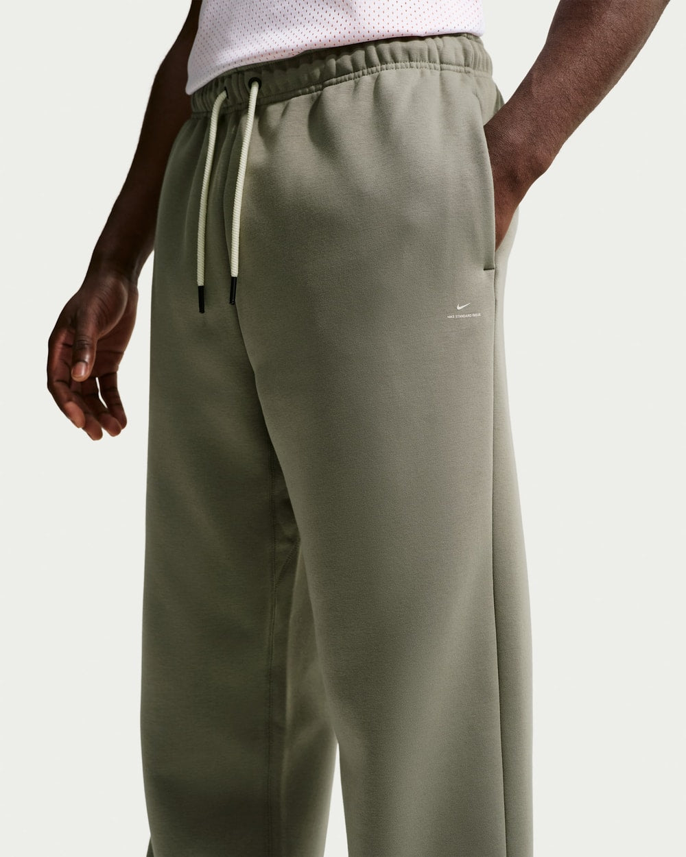 Nike Men's Standard Issue Therma-FIT Brushed Open-Hem Pants