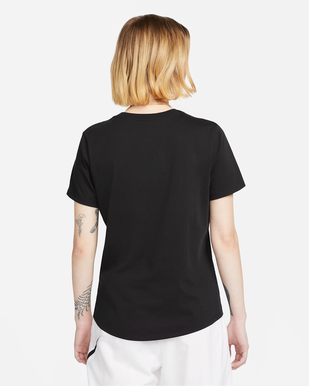 Nike Women's Sportswear Club Essentials T-Shirt