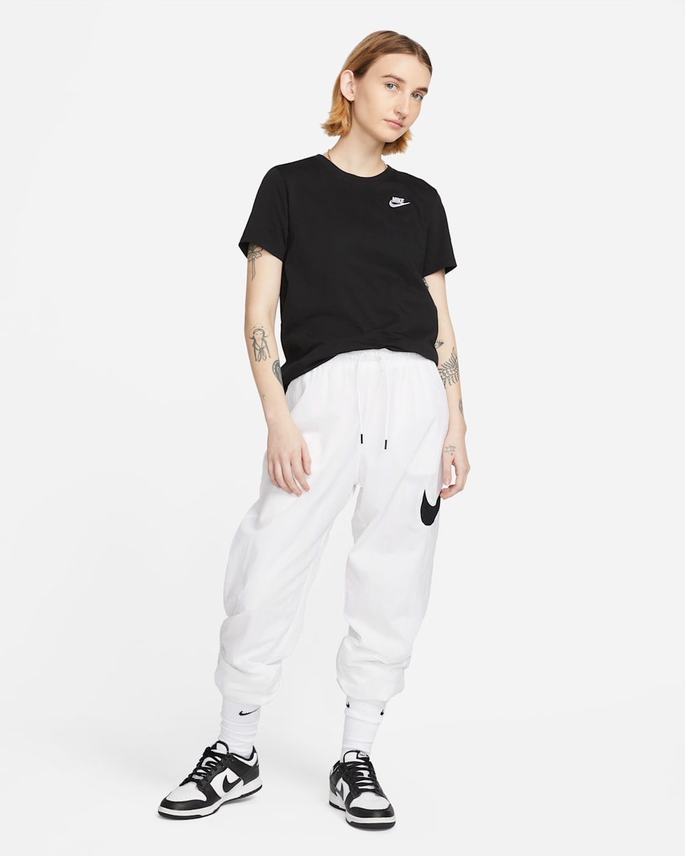 Nike Women's Sportswear Club Essentials T-Shirt