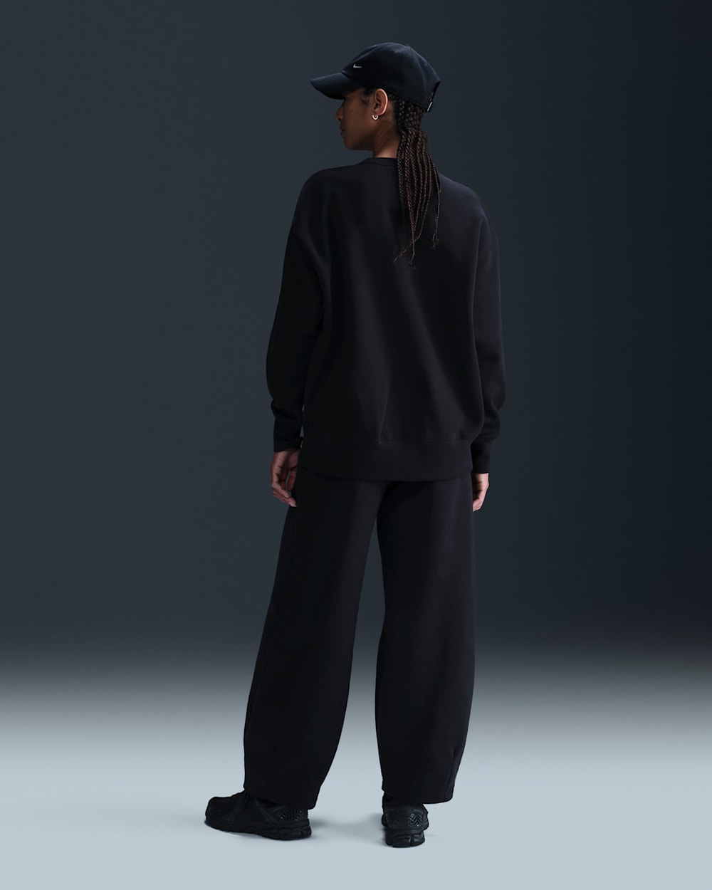 Nike Women's Sportswear Phoenix Fleece Oversized Crew-Neck Sweatshirt