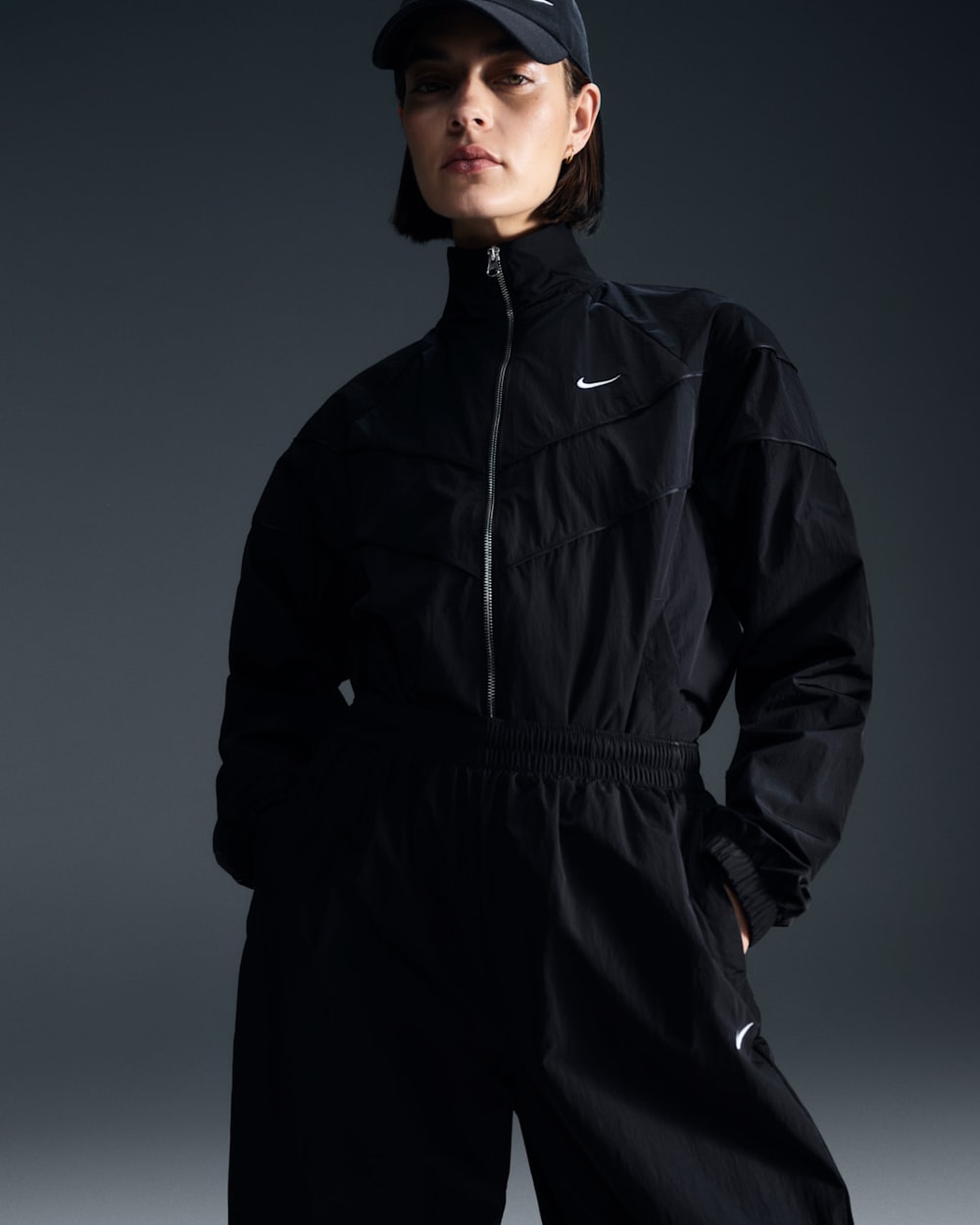 Nike Women's Windrunner Loose UV Woven Full-Zip Jacket