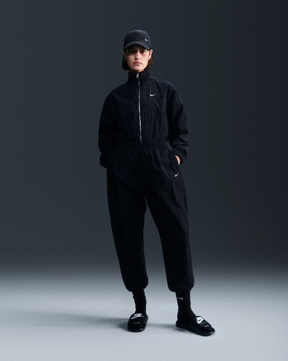 Nike Women's Windrunner Loose UV Woven Full-Zip Jacket