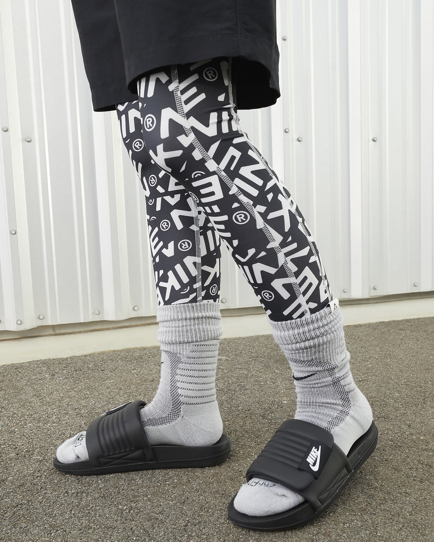 Nike Women's Offcourt Adjust Slides