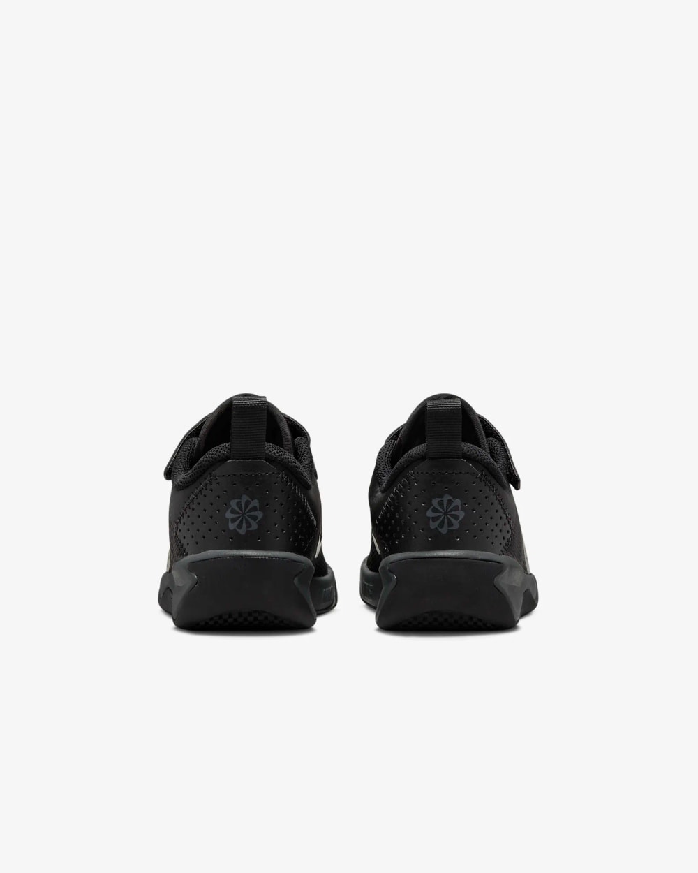 Nike Omni Multi-Court Little Kids' Shoes