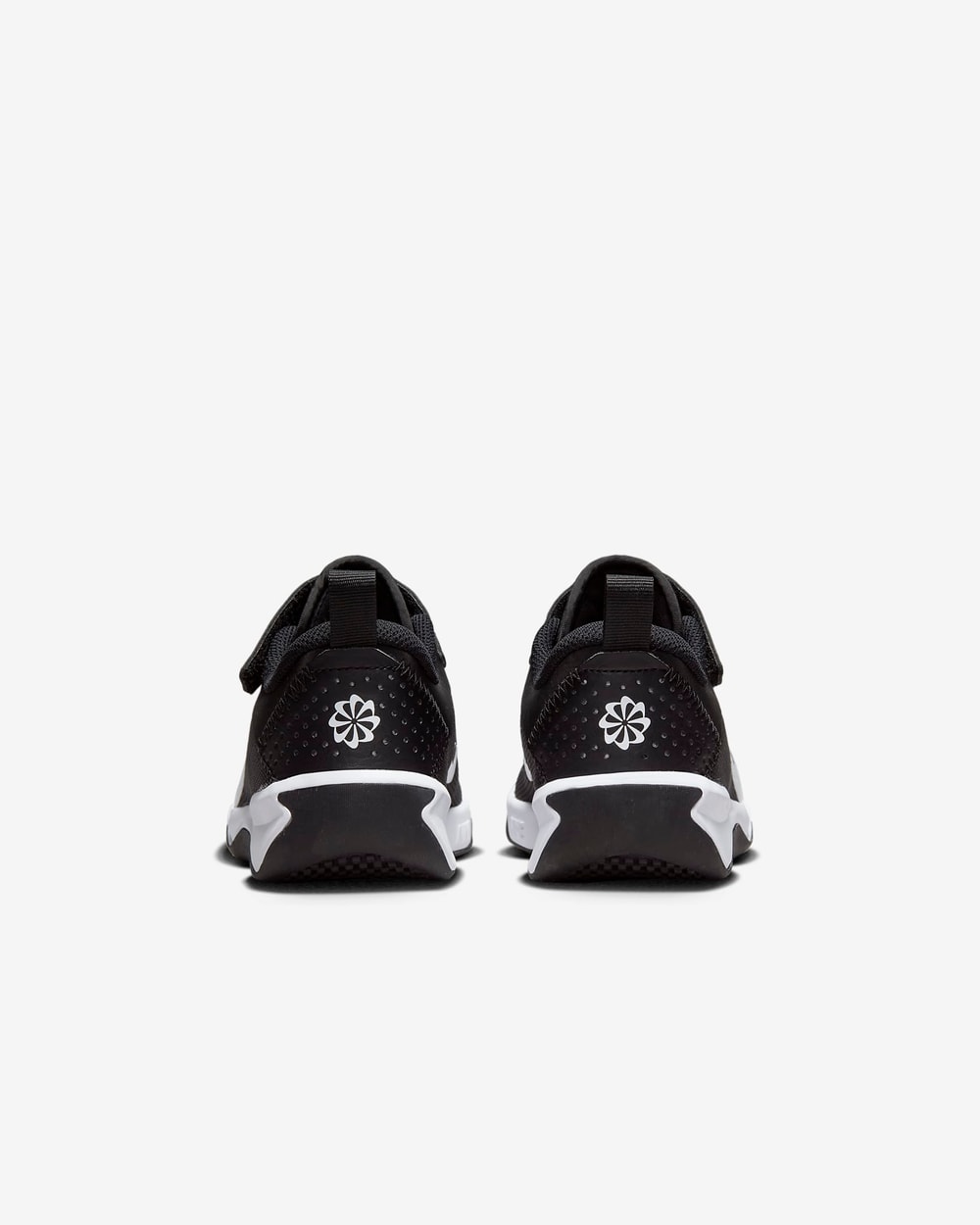 Nike Omni Multi-Court Little Kids' Shoes