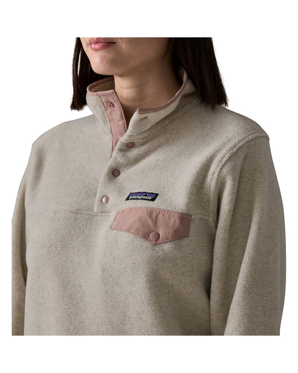 Patagonia Women's Lightweight Synchilla Snap-T Fleece Pullover (2026) - OATMEAL HEATHER W/MOONRISE TAUPE - pocket detail