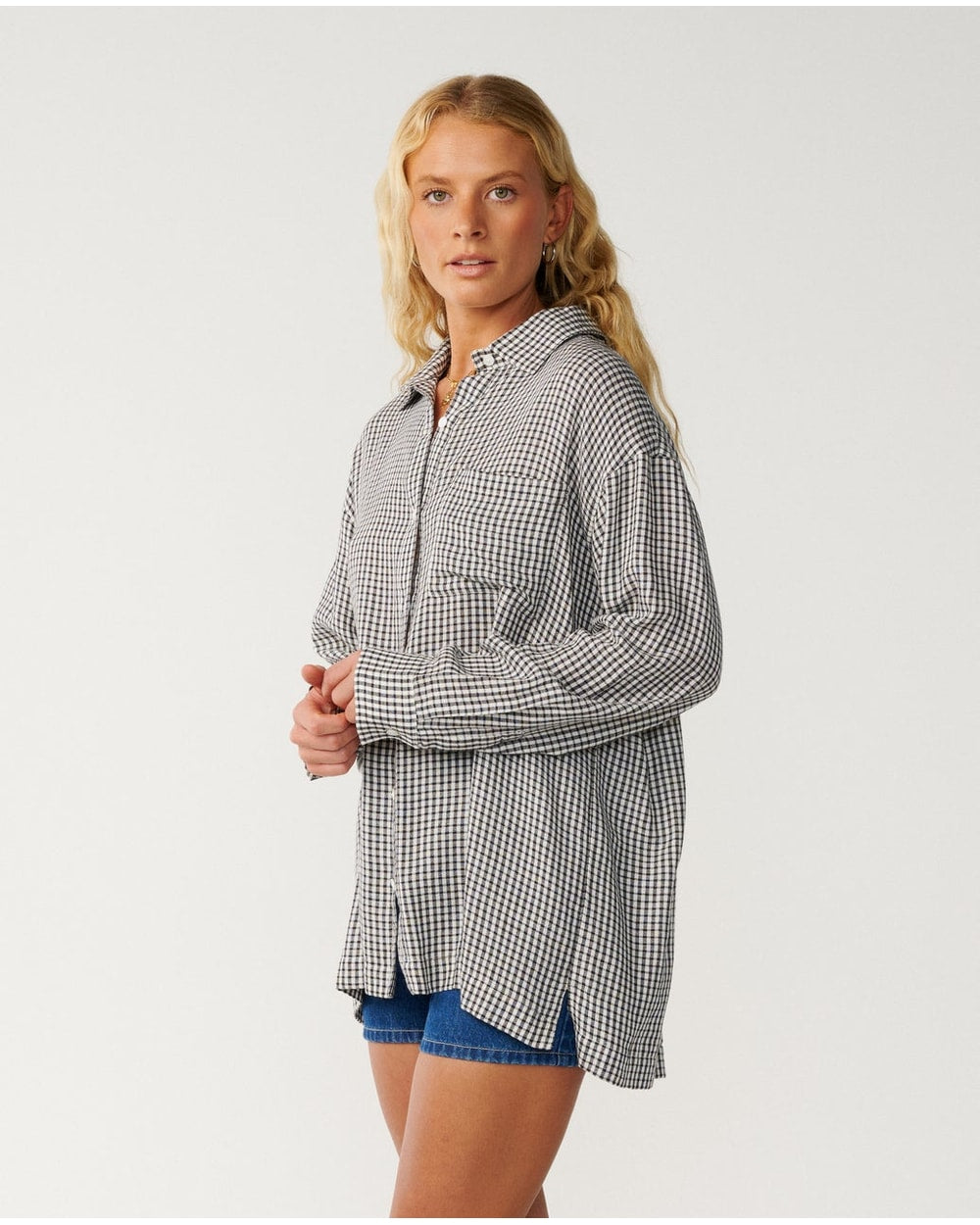 Rip Curl Women's Vibe Surf Long Sleeve Shirt - BLACK/OFF WHITE