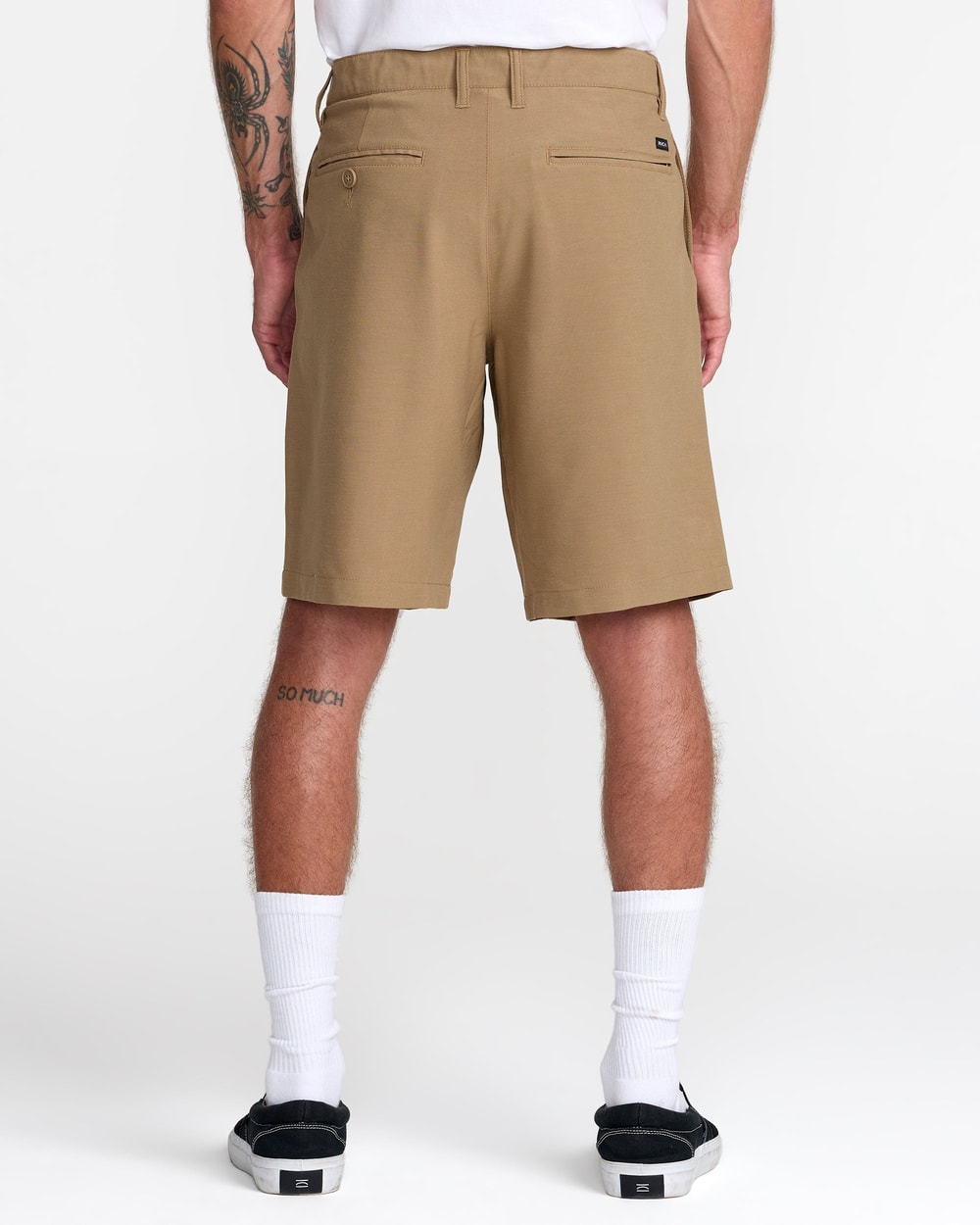 RVCA Sport Course Chino Short Coyote - model back