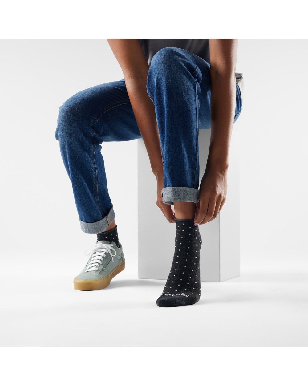 Smartwool Women's Everyday Classic Dot Ankle Socks (2026) - Charcoal
