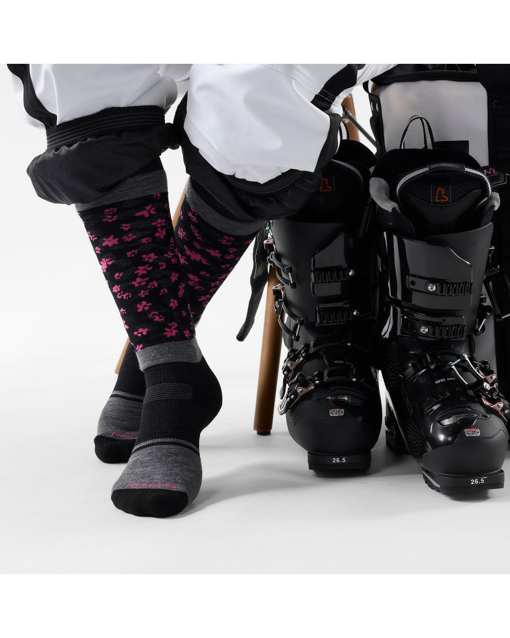 Smartwool Women's Snowboard Wild Blossom Over The Calf Socks - Black