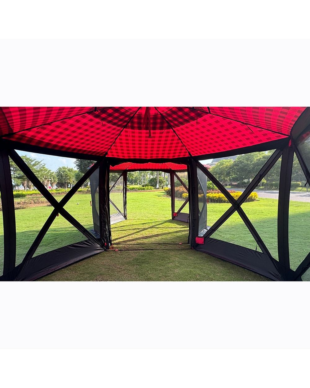 Kuma Super Bear Den Deluxe Gazebo